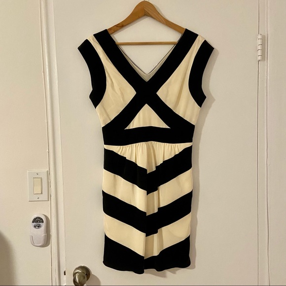 BCBGMaxAzria 100% Silk Dress - Picture 2 of 4